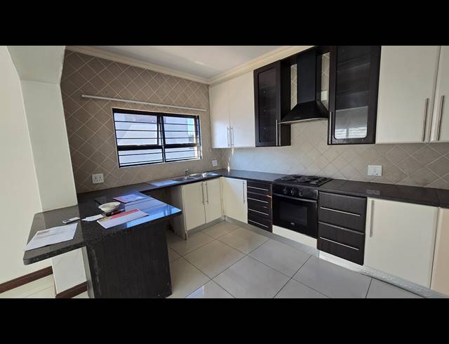 12 BEDROOM FREEHOLD FOR SALE IN WINCHESTER HILLS